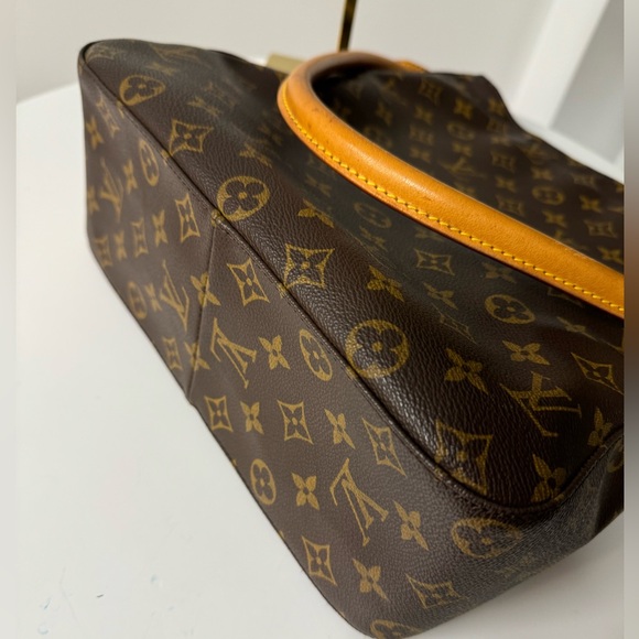 JR12154 Louis Vuitton Monogram Looping GM - Picture 3 of 8